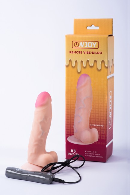 Реалистичный вибратор на присоске из кибер-кожи с выносным пультом Onjoy Remote Vibe-Dildo #3 (10 режимов)