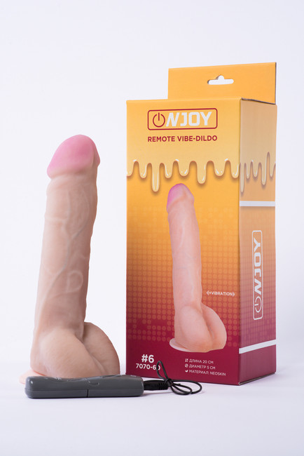 Реалистичный вибратор на присоске из кибер-кожи с выносным пультом Onjoy Remote Vibe-Dildo #6 (10 режимов)