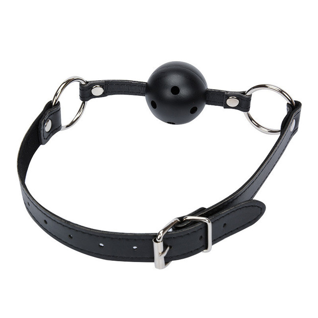 Дышащий кляп на кожаном ремешке с застежкой Onjoy BDSM Breathable Ball Gag (черный)